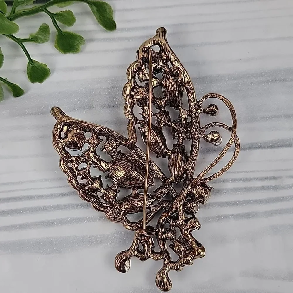Retro style butterfly brooche multicolored faceted